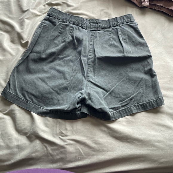 🦋3 for $10🦋 Bill Blass Women's Cargo Shorts in Green - Picture 3 of 3